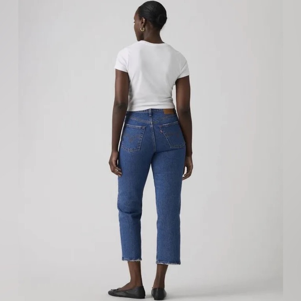 LEVI's Ribcage Straight Raw Hem Ankle Jeans Iconic High Rise in Medium Blue Wash - Picture 2 of 7